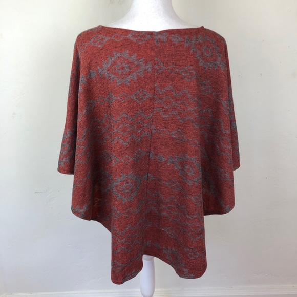 Vintage Havana Poncho - Picture 3 of 6